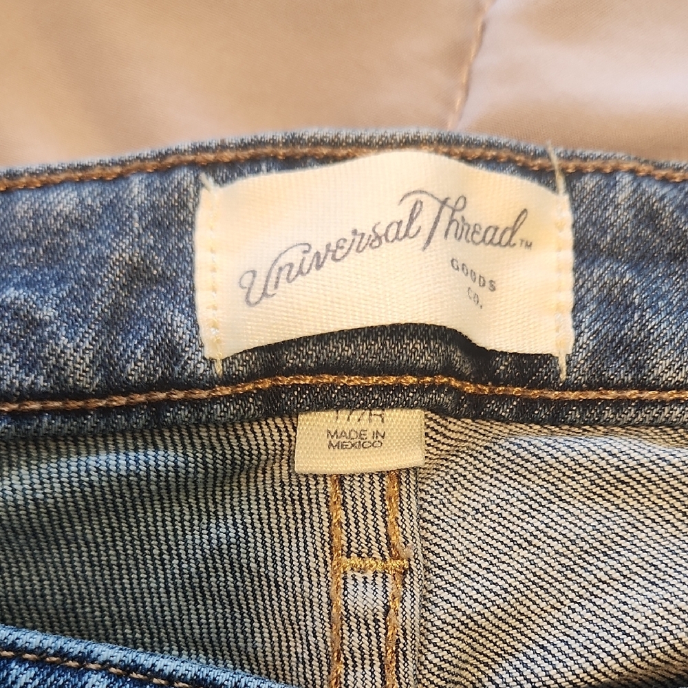 Universal Thread Blue Denim Jeans Women's Size 17R Mid Rise- Great Jeans - Picture 2 of 12